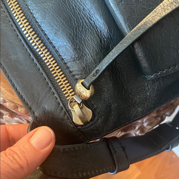 💚🖤HOBO Crossfire Crossbody with Adjustable Strap Bag In Hunter💚🖤 - Picture 5 of 15